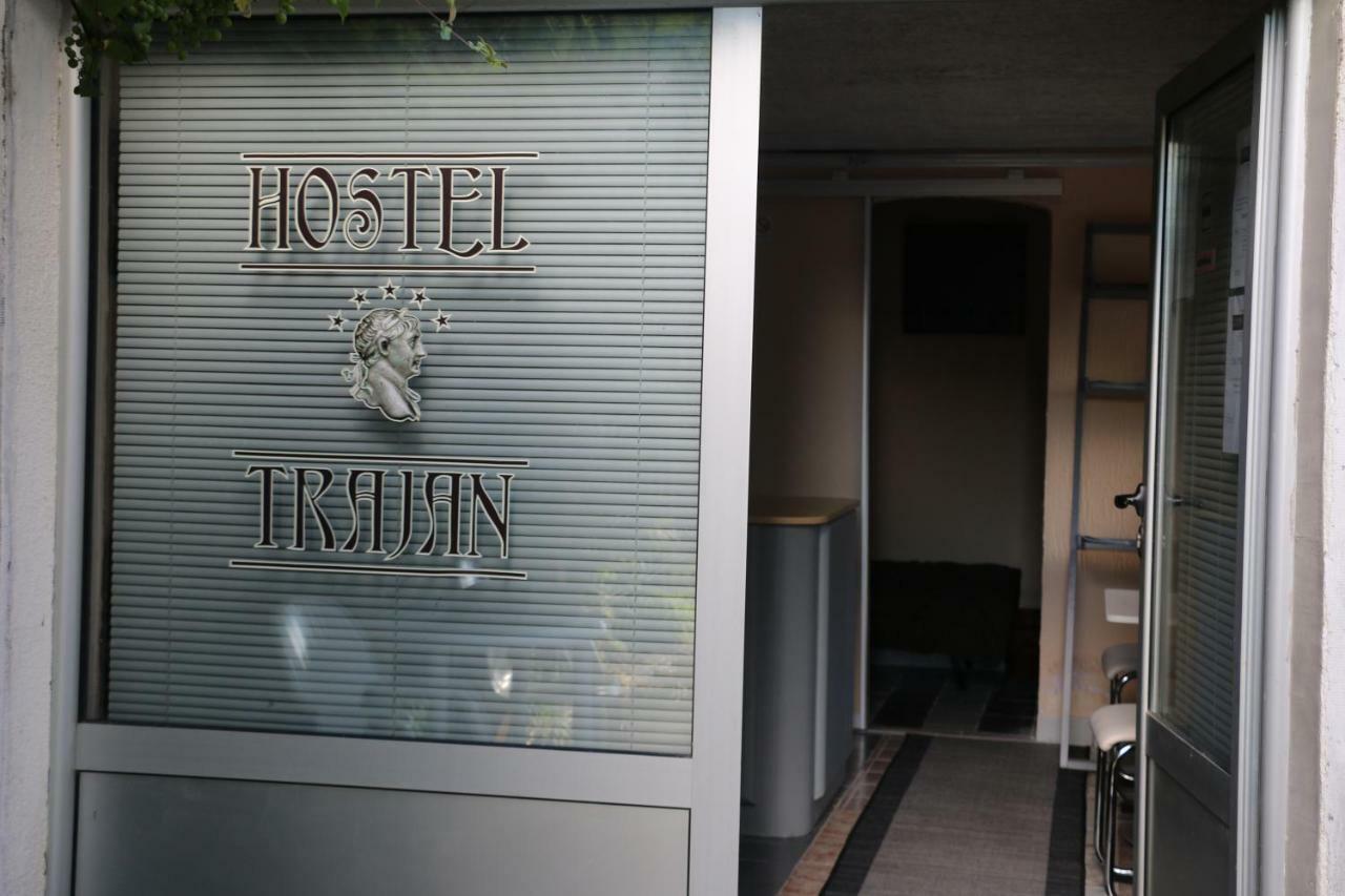 Hostel Trajan Donji Milanovac Buitenkant foto