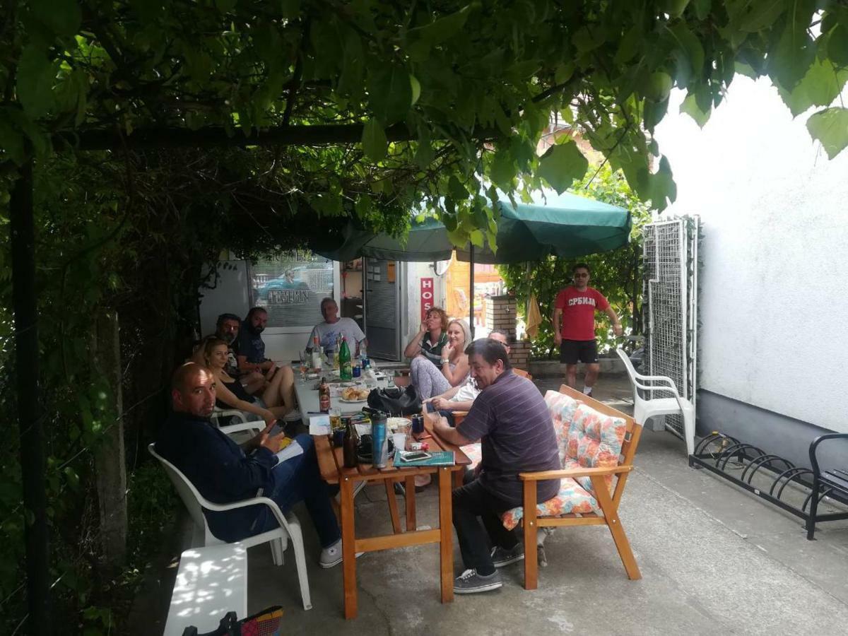 Hostel Trajan Donji Milanovac Buitenkant foto
